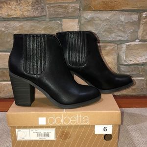 Dolcetta Black Jones boots size 6